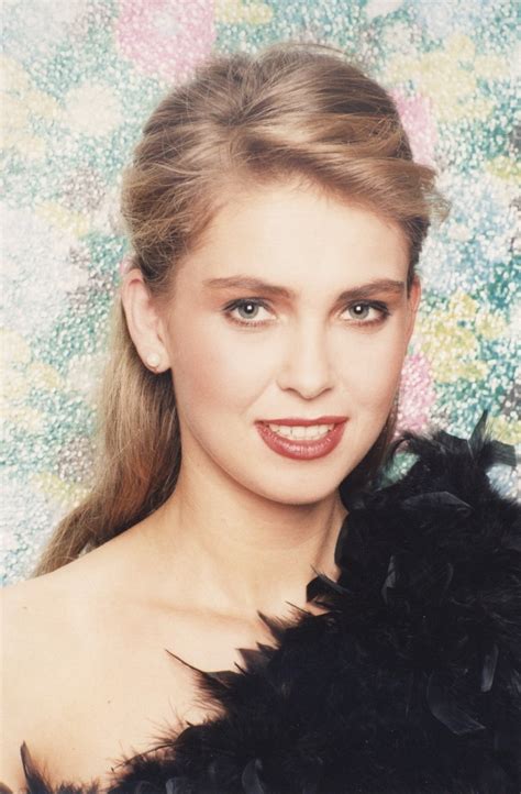 One — miss world crown ; Miss Polonia - Ewa Wachowicz