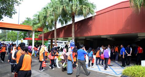 Students interested to study at multimedia university (mmu) melaka campus may find out more information on their courses, tuition fees and intake dates here. 12 April 2014 l MMU Open Day, Melaka Campus | Flickr