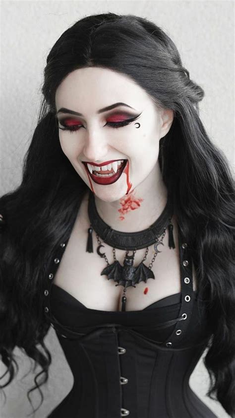 Pin By Gab997 On Gothic Goth In 2021 Female Vampire Goth Beauty