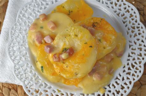 Easy Cheesy Scalloped Potatoes And Ham Recipe A Mom S Impression