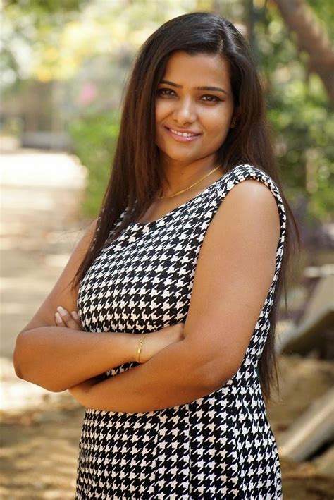 Sexy Chennai Mallu College Girl Sandhya With Skin Tight Middy Nacked Back Exposing Latest Stills