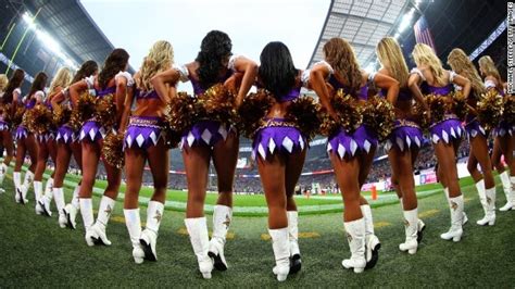 10 Surprising Facts About Cheerleading Grunf