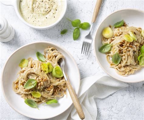 Pasta met gezonde witte saus en prei