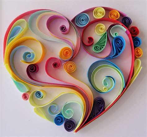 Wall Art Heart Shape That Can Brighten Your Room Made From Quiling