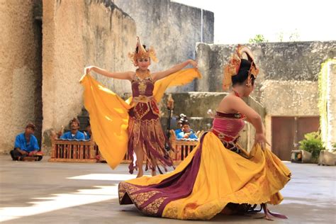 Cendrawasih Dance The Uniqueness Of Regional Dances Balis Diary