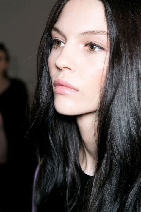 79 Stylish And Chic What Colors Look Good With Dark Hair And Pale Skin