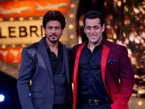 Video Salman Khan Leaves Fans Excited As He Welcomes Shah Rukh Khan With Swagat Nahi Karoge