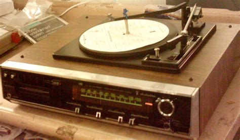 Juliette 8tr 1880c4320 Amfm Stereo 8 Track With Three Speed Turntable