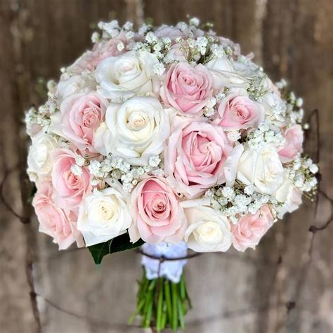 Lovely Bridal Blooms Rosebridalbouquet Bridal Bouquet Of Pink And