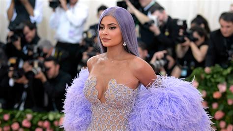 The Metaphysics Of Kylie Cosmetics Being Sold To Coty The New York Times