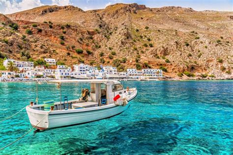 12 Best Greece Tourist Attractions You Should Never Miss