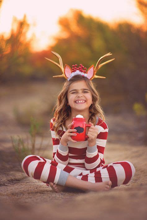 Diy Christmas Photoshoot Toddler Mini Sessions 32 Ideas Diy Christmas