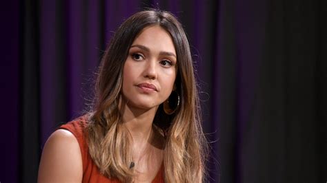 Jessica Alba Says She Wasnt Allowed To Make Eye Contact With The Cast
