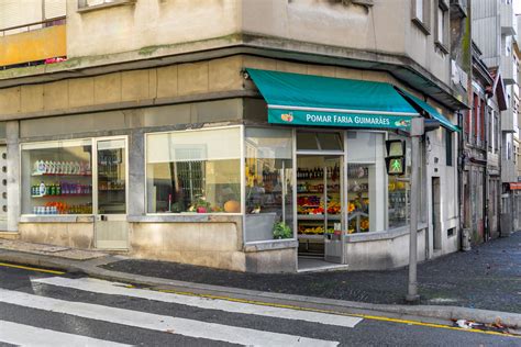 Rua de faria guimaraes 195, porto, portugal. Pomar Faria Guimarães - Shop in Porto