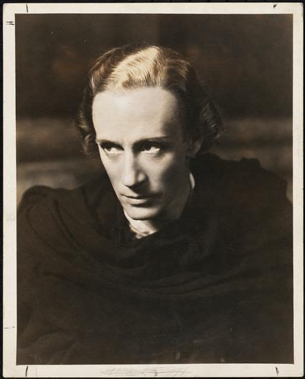 Museum Of The City Of New York Leslie Howard In The Title Role Of