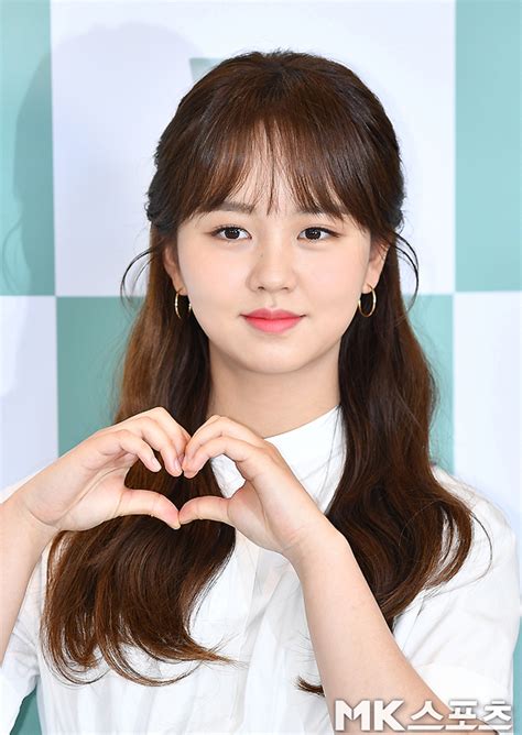 صور Kim So Hyun من حدث توقيع المعجبين لـ Hanyul Kdrama Stars 1