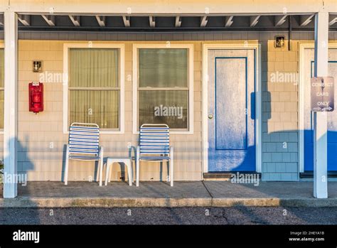 Facade Of Typical American Motel At The Beach Stock Photo Alamy