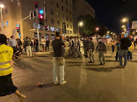 Protest Near Pms Jerusalem Residence Ends After Police Forcibly