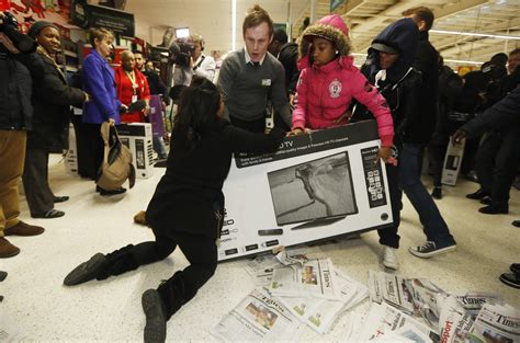 Black Friday Fights 2014: Shoppers Scramble For Holiday Deals At Stores