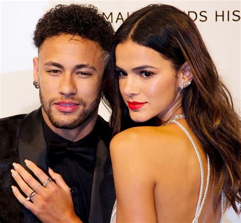 Neymar Et Bruna Marquezine Pourquoi La Star Du Psg Et Le Closer