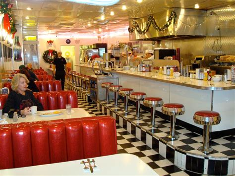 An American Diner At Christmas American Diner Diner Fast Food Usa