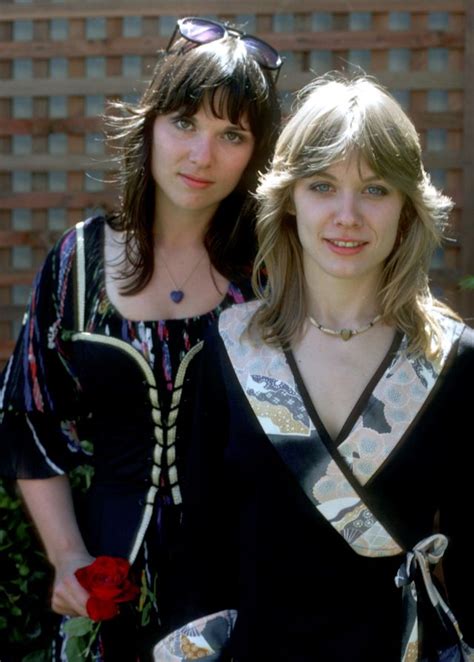 the heart band sisters 33 lovely pics of ann and nancy wilson together in the 1970s and 1980s