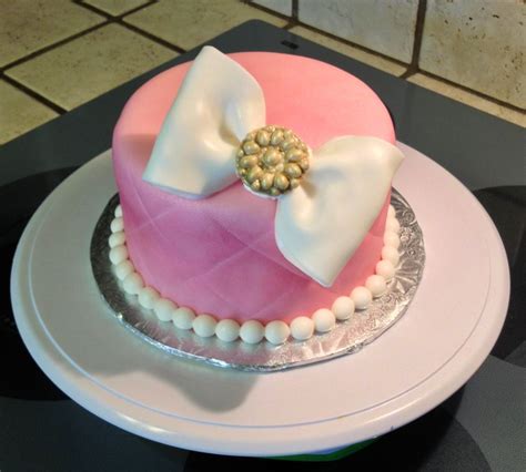Elegant Fondant Cake With Quilting Pearl Border And Brooch Bow