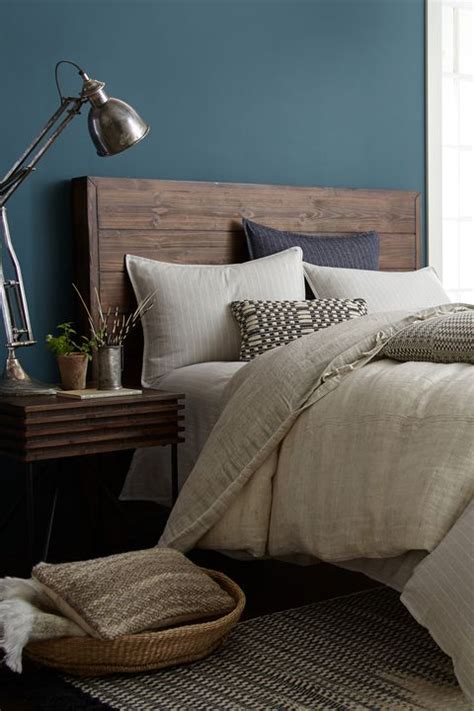 Satin paint has some sheen to it, and is an excellent choice for hardworking rooms, like kitchens and bathrooms. Joanna Gaines' Favorite Paint Colors - HGTV Fixer Upper ...