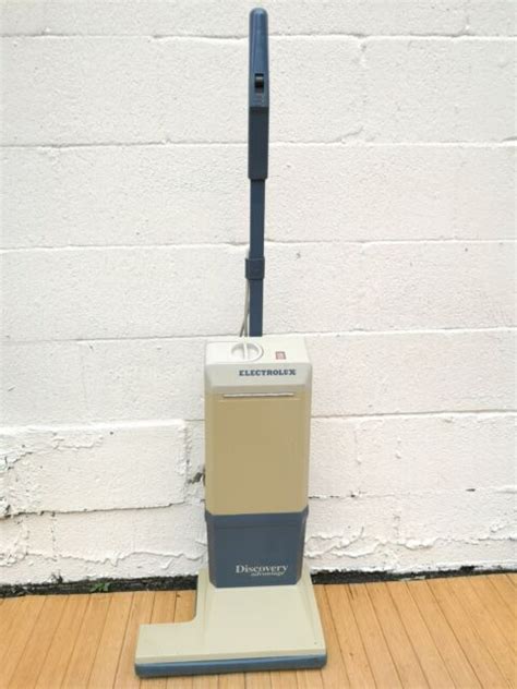 Electrolux Regency Series Upright Vacuum Cleaner 1572e Works Great For