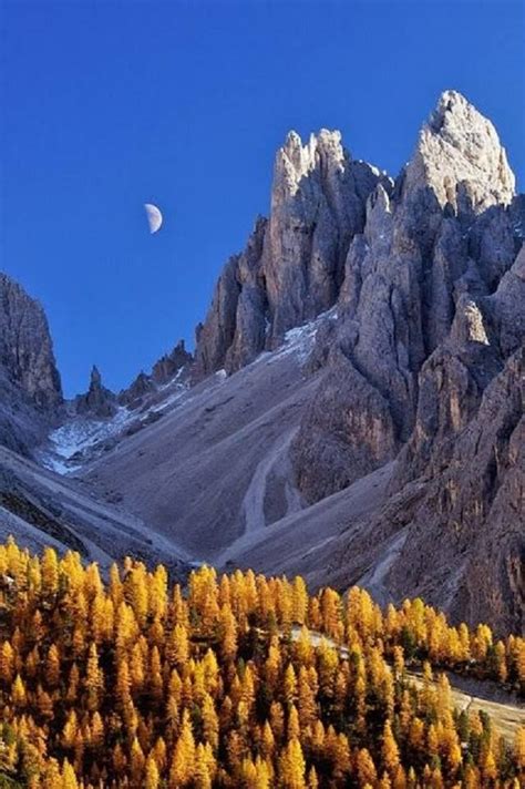 With The Moon Dolomites Italy Paysages Du Monde Paysages