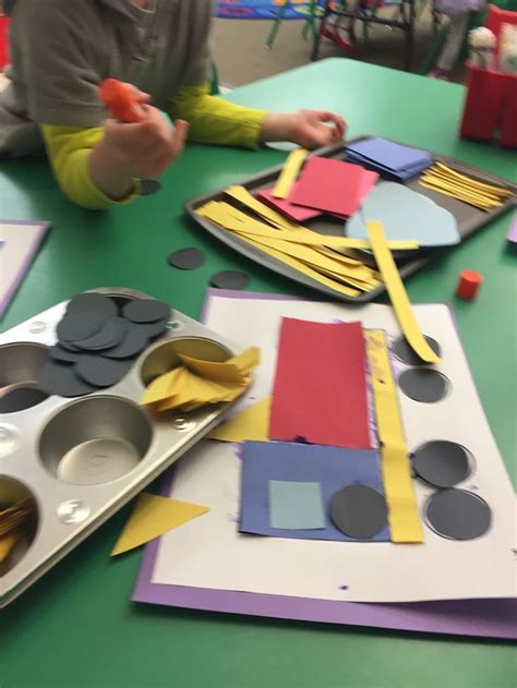 Fantastic shape craft for your construction theme! Perfect for