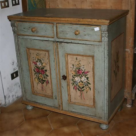 Così, ogni ambiente sarà perfettamente in. Mobili dipinti - Armadi, cassettoni, madie, comodini ...