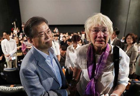 Streaming, nonton taxi driver sub indo. President watches movie about German reporter in May 18 ...