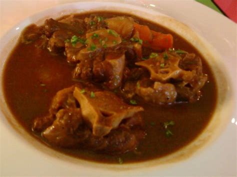 See more ideas about indonesian food, cooking, recipes. Beesstert sop met bene in | Oxtail recipes, Oxtail, Oxtail ...