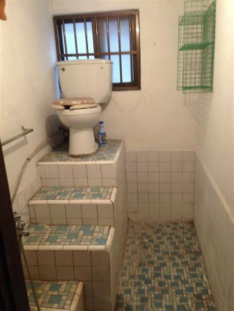 17 Bathrooms That Deserve The Worst Design Of The Year Award