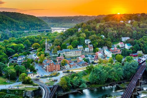 6 Picturesque Small Towns In West Virginia For A Weekend Retreat