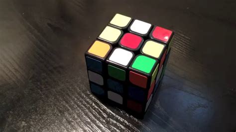 Comment Réussirterminer Un Rubiks Cube 3x3x3 1ère Couronne