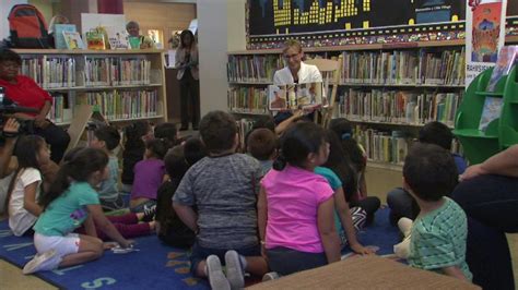 Annual Chicago Summer Reading Initiative Begins Abc7 Chicago