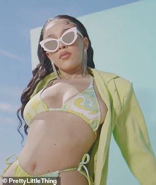 Doja Cat Flaunts Her Jaw Dropping Physique In A Tiny Green Bikini In Sizzling Looks From Plt