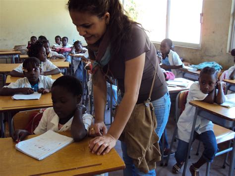 Um Trabalho Em Angola Uma Escola Em Luanda