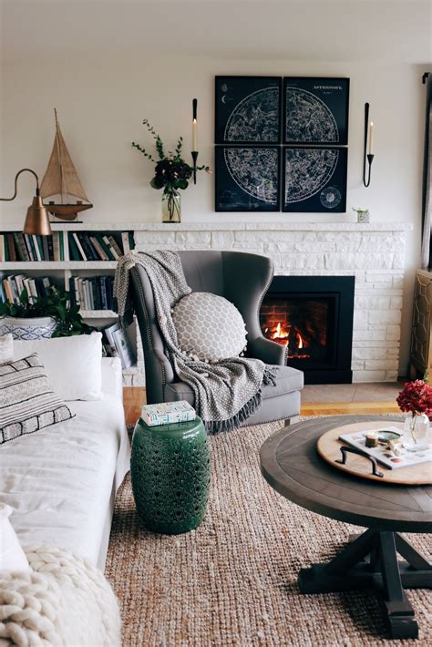 Cozy Living Rooms With Fireplaces