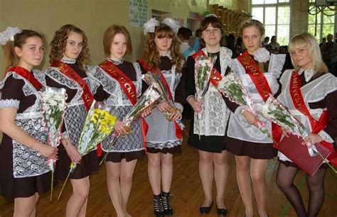 В школе сегодня последний звонок. Последний звонок