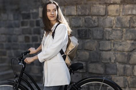 Women's Cycling Wear and Fashion: Merging Style with Functionality