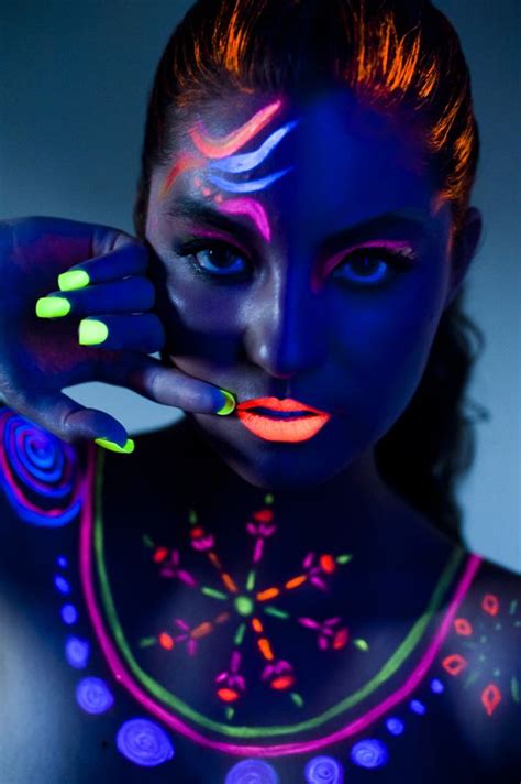 Pin By Gaby Fdz On Glow In Dark Neon Face Paint Body Painting Neon