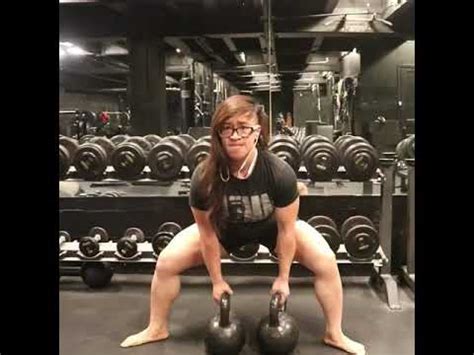 Return the kettlebell back to the ground and repeat on the other side. Gorilla row with kettlebells - YouTube