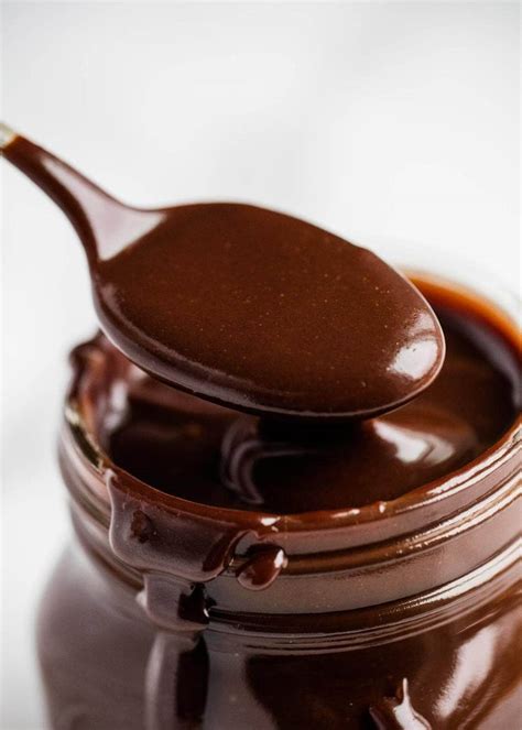 Coklat biasa dijadikan sebagai tambahan pelengkap kue atau berbentuk camilan coklat biasa. Cara Membuat Saus Coklat Dari Coklat Bubuk : Resep Puding ...