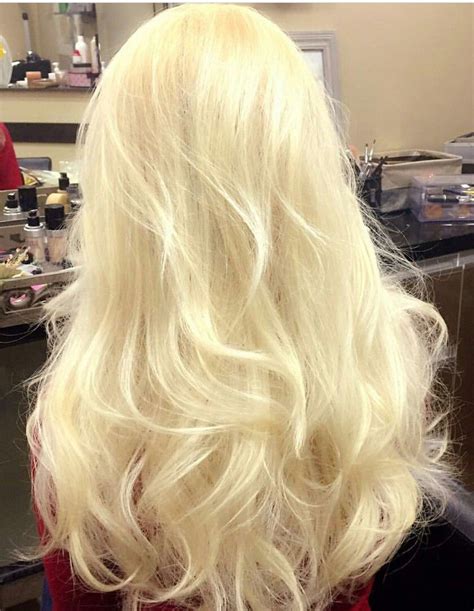 Pin By Lea On Platinum Blonde Platinum Blonde Hair Styles Long