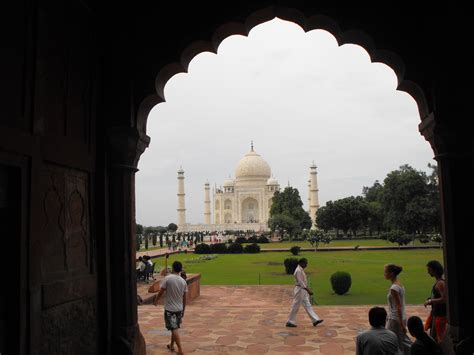 Gambar Struktur Lengkungan Tempat Beribadah Taj Mahal Candi