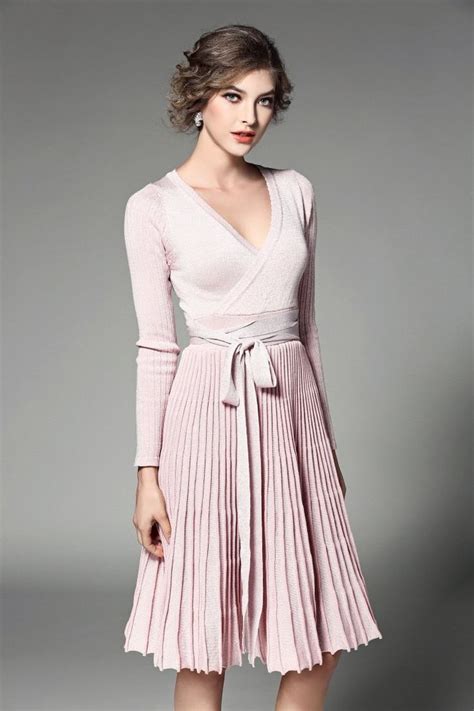 Elegant V Neck Long Sleeved Bright Line Slim Pleated Knitted Dress