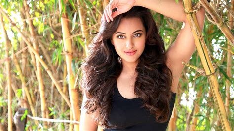 1920x1080 Sonakshi Sinha 5 Laptop Full Hd 1080p Hd 4k Wallpapers Images Backgrounds Photos